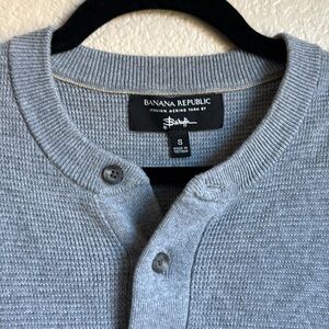 Banana Republic Italian woven yarn sweater
